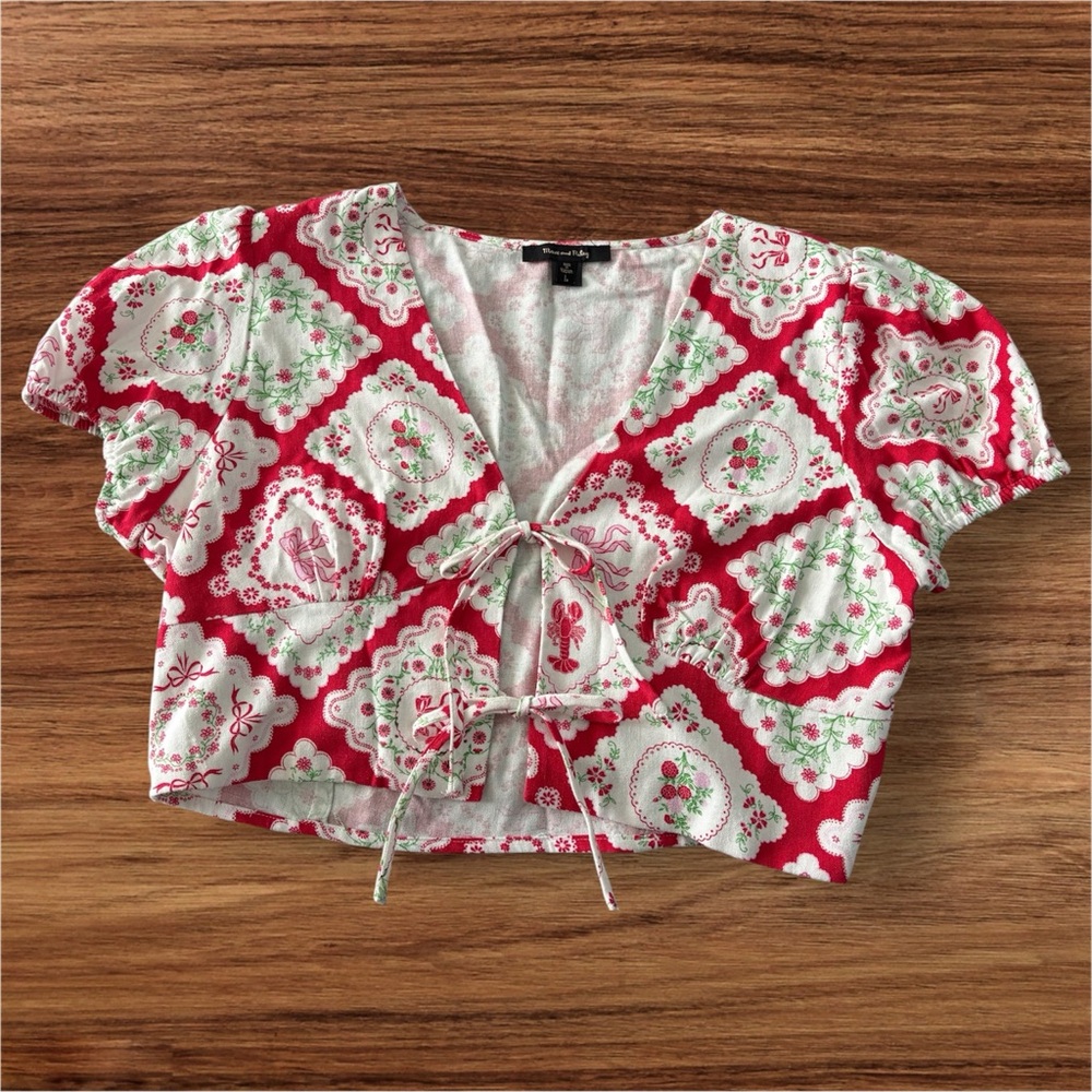 Chic Red and White Floral Women's Blouse